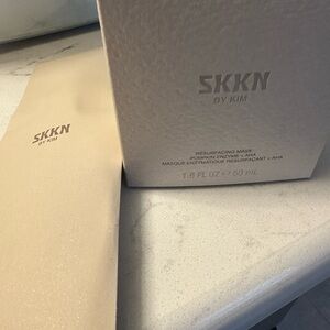 Resurfacing Mask and brush